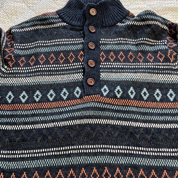 Sherpa Adventure Gear Pullover Mens Large for Sale. Used Like New Firm Price. - Picture 2 of 16